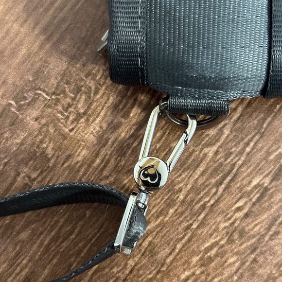 Harvey’s Blue Seatbelt crossbody purse- navy silver made in USA - Picture 5 of 14